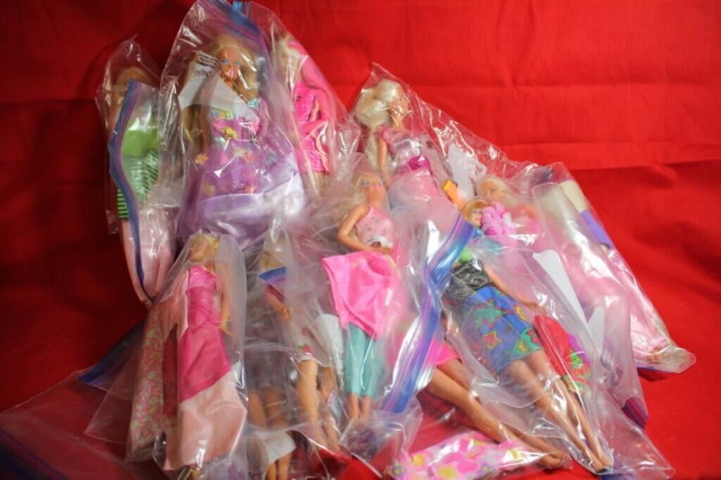 Large lot of Barbie and Other Dolls w/ Clothes