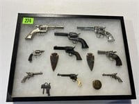 Miniature Guns & Arrowheads, Brass US Button