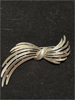 Vintage Trifari silver tone brooch