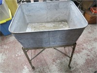 Voss Galvanized wash tub w/stand.