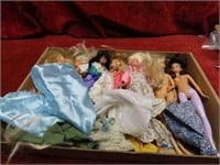 Barbie dolls lot. Figures & misc.