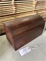 DOVE TAIL WOOD CHEST