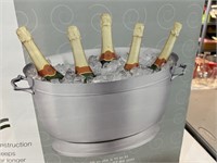 NEW INSULATED STAINLESS STEEL BEVERAGE TUB