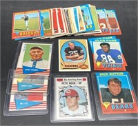 (Z) Vintage football and baseball collector cards