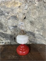(1) ANTIQUE FROSTED GLASS OIL LANTERN
