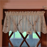 Kitchen Curtains and Rods