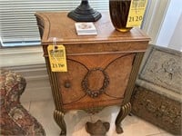 ANTIQUE WOOD END TABLE WITH CABINET