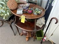 WOOD TABLE WITH 2 TIERS