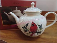 Lenox Cardinal teapot w/ original box