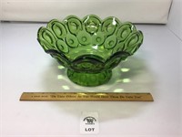L E SMITH VINTAGE MOON & STARS GREEN GLASS FOOTED