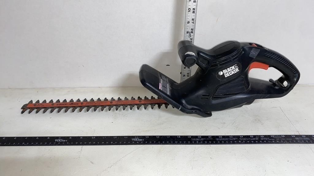 Black & Decker Electric Hedge Trimmer