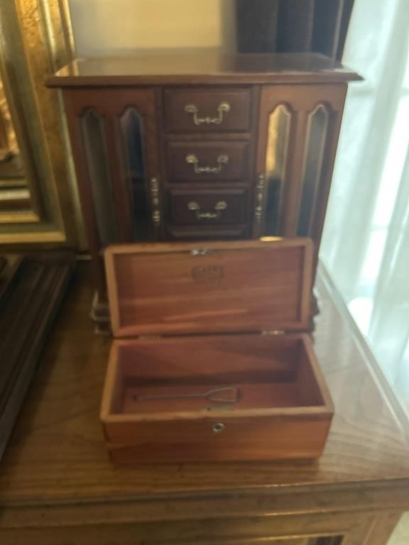 Jewelry box, and lane ceded chest