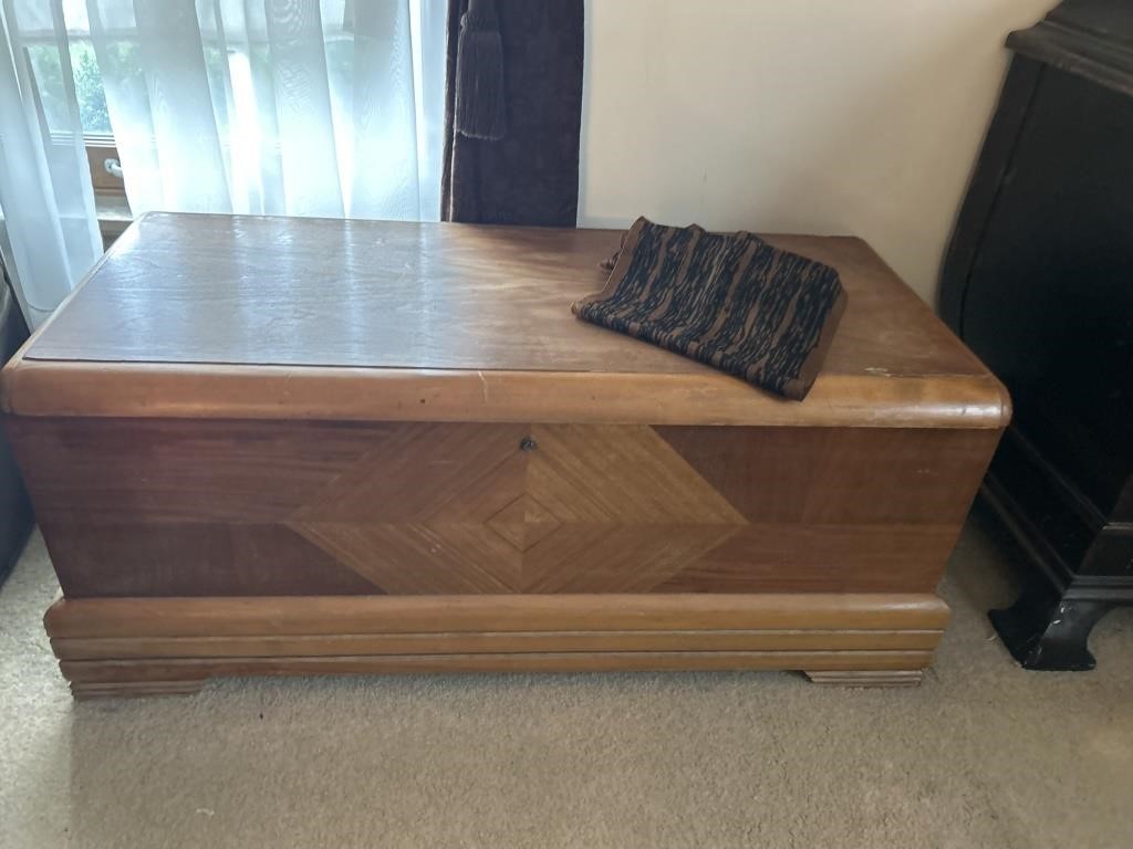 Wood chest