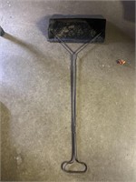 Metal shop dust pan