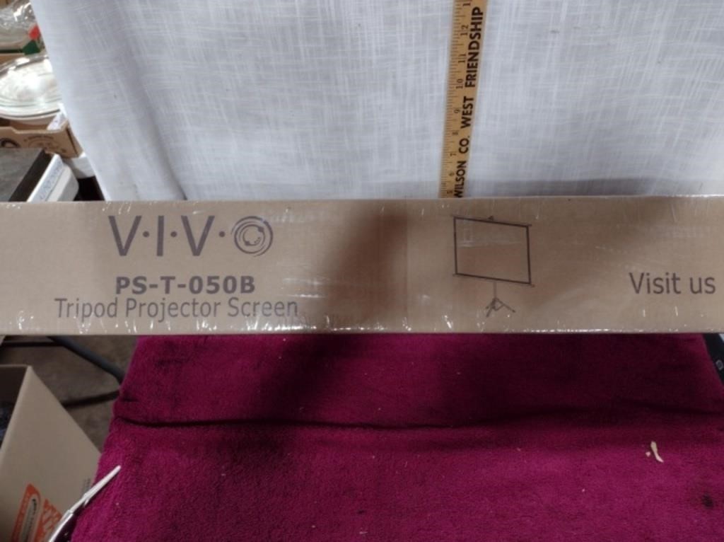 VIV PS-T-050B Tripod Projector Screen in OG Box
