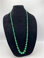 Vintage jade graduated bead necklace