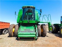 1989 John Deere 9600 combine