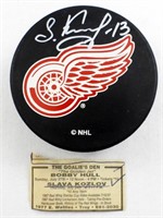 SLAVA KOZLOV AUTOGRAPH NHL RED WING PUCK