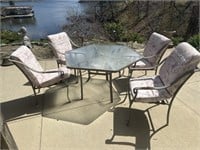 Patio Table & 4 Chairs With Cushions
