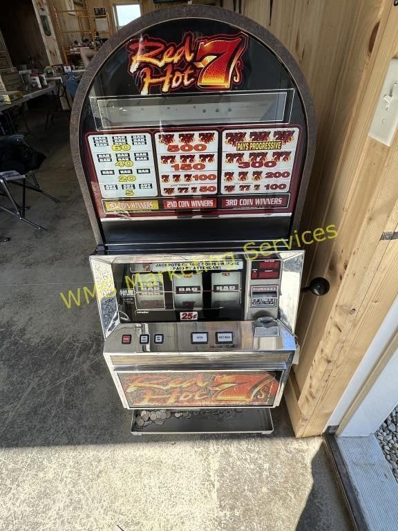 Red Hot 7's Slot Machine - Read Description