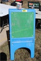 kids easel & chalk