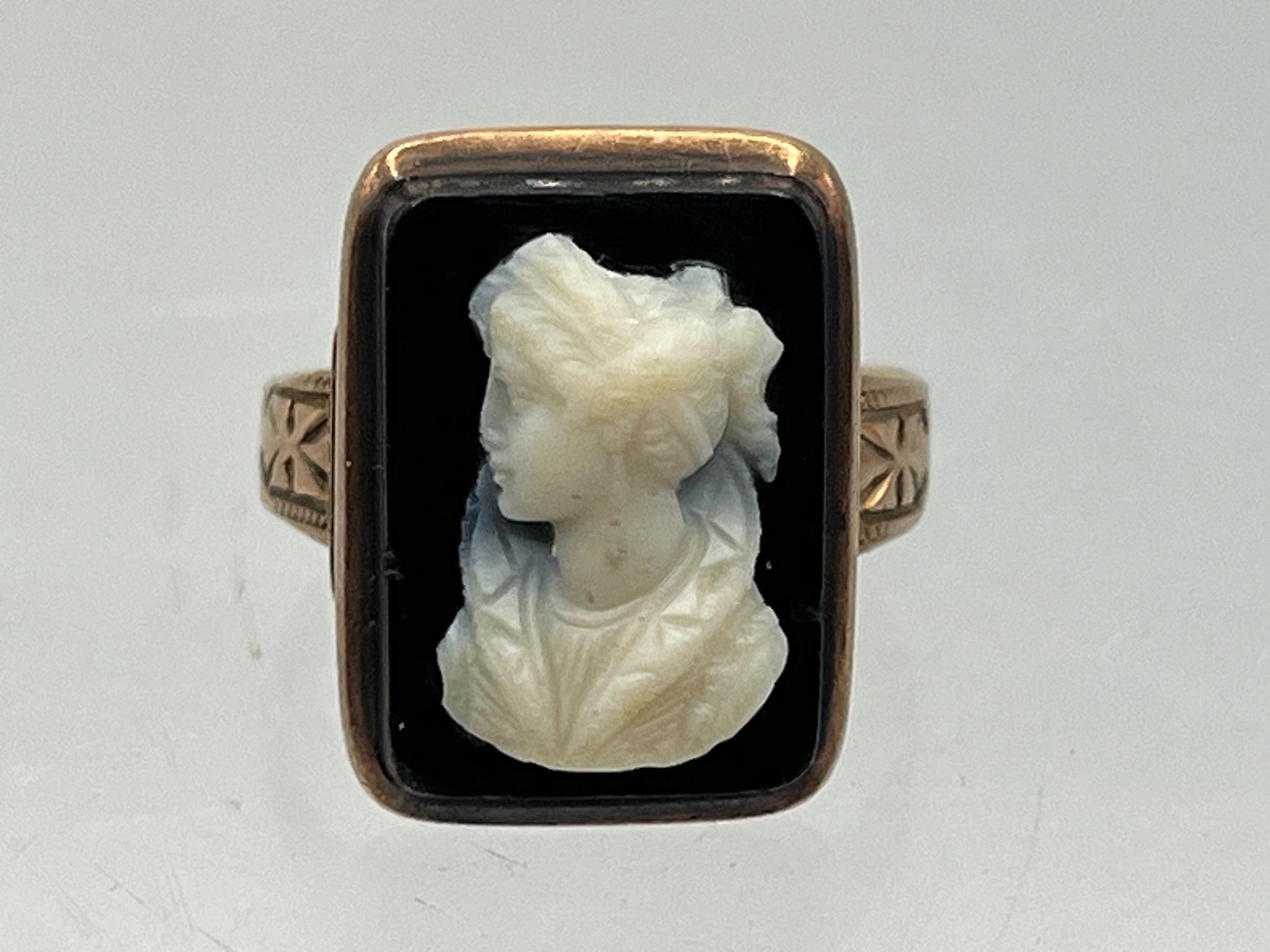 Antique 14 K rose gold black Onyx cameo ring
