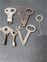 Vintage Keys & Botton Shoe Hook