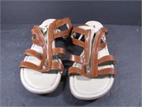 Rialto Zippered Size 9-1/2M Ladies Brown Sandals