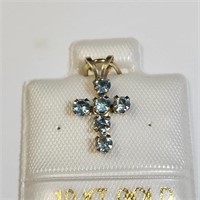 $300 10K  Blue Topaz(0.4ct) Pendant