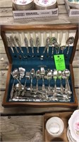 WM. ROGERS SILVERWARE AND CASE