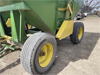 Demco 335 bu gravity wagon