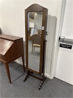 Mirrored jewelry armoire