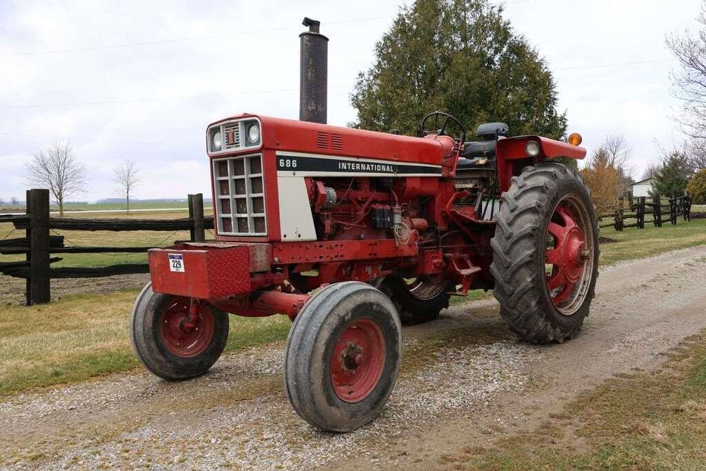 INTERNATIONAL 686 DIESEL TRACTOR