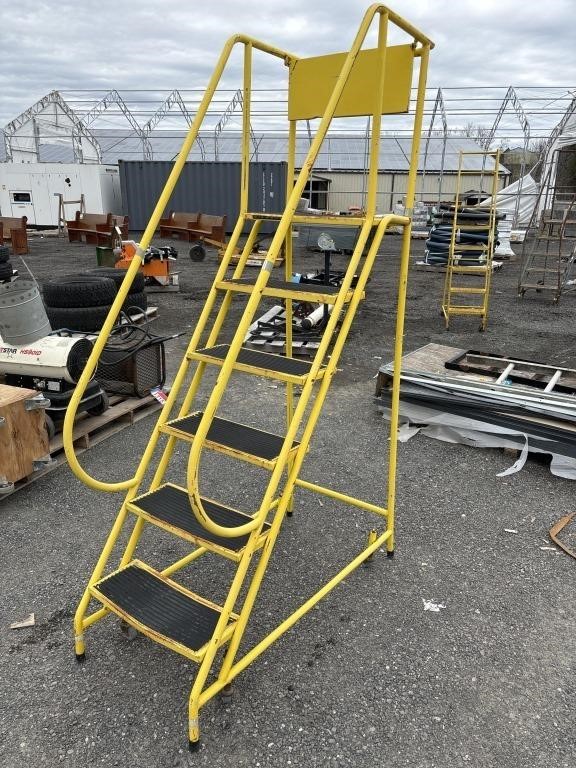 6-Step Steel Ladder W/ Wheels