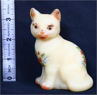 Fenton custard cat w/ flowers on back