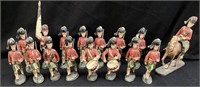 (16) 1930s ELASTOLIN HIGHLANDER SOLDIERS, 1 ON