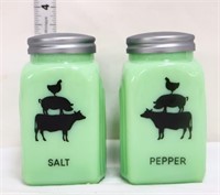 Pair jadeite salt/pepper shakers w/ farm animals