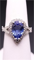 Pear cut sapphire ring, lab grown