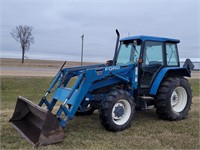 Ford 5640 FWA Tractor w/ 7411 Loader