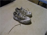 NIKE SIZE 6, WORN CONDITION