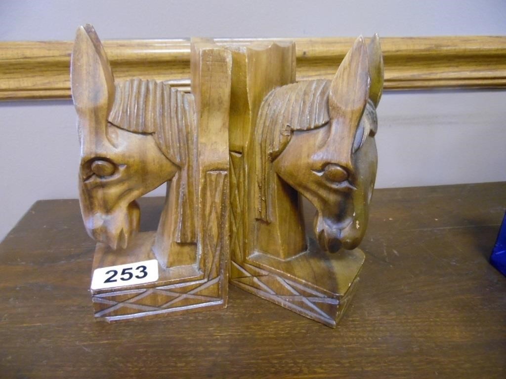 HORSE BOOK ENDS, WOOD, 8.5" TALL