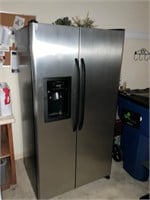 General Electric side by side fridge- cold