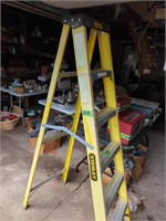 6-ft Stanley Step Ladder Fiberglass