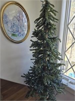 Christmas  Tree With Oval Print On Wall