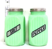 Pair jadeite square salt/pepper shakers