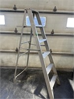 Step ladder