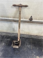 Antique manual edger