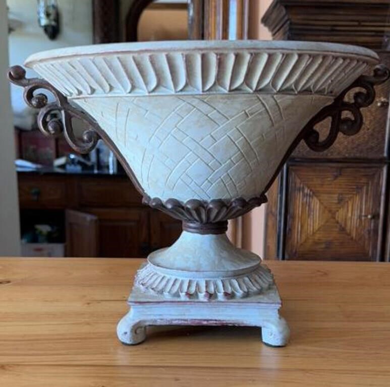 Decorative footed bowl