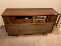 Antique Curtis Mathis stereo /phonograph- works
