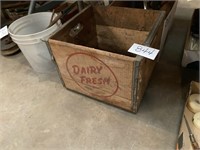 VINTAGE DAIRY FRESH WOODEN BOX